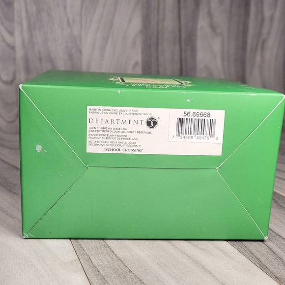 Snowbabies SCHOOL CROSSING 2006 Department 56 - 56.69668 Penguins 4.75" - Picture 12 of 14